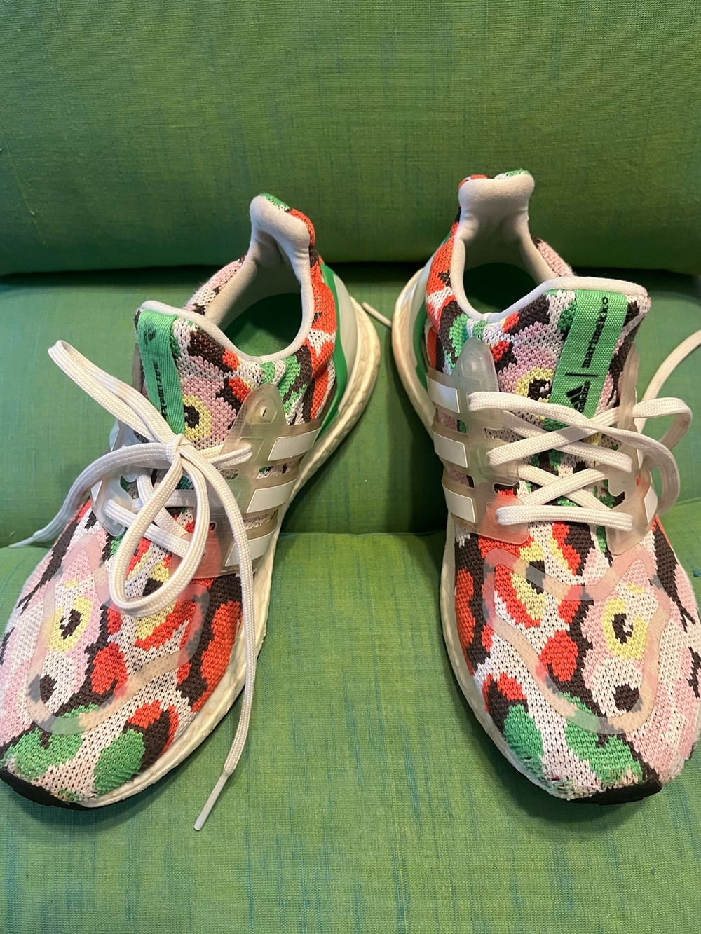 Maimekko Adidas ultraBoost’Poppy’ Women’s Sneakers Size 6. Multi Colored knit.